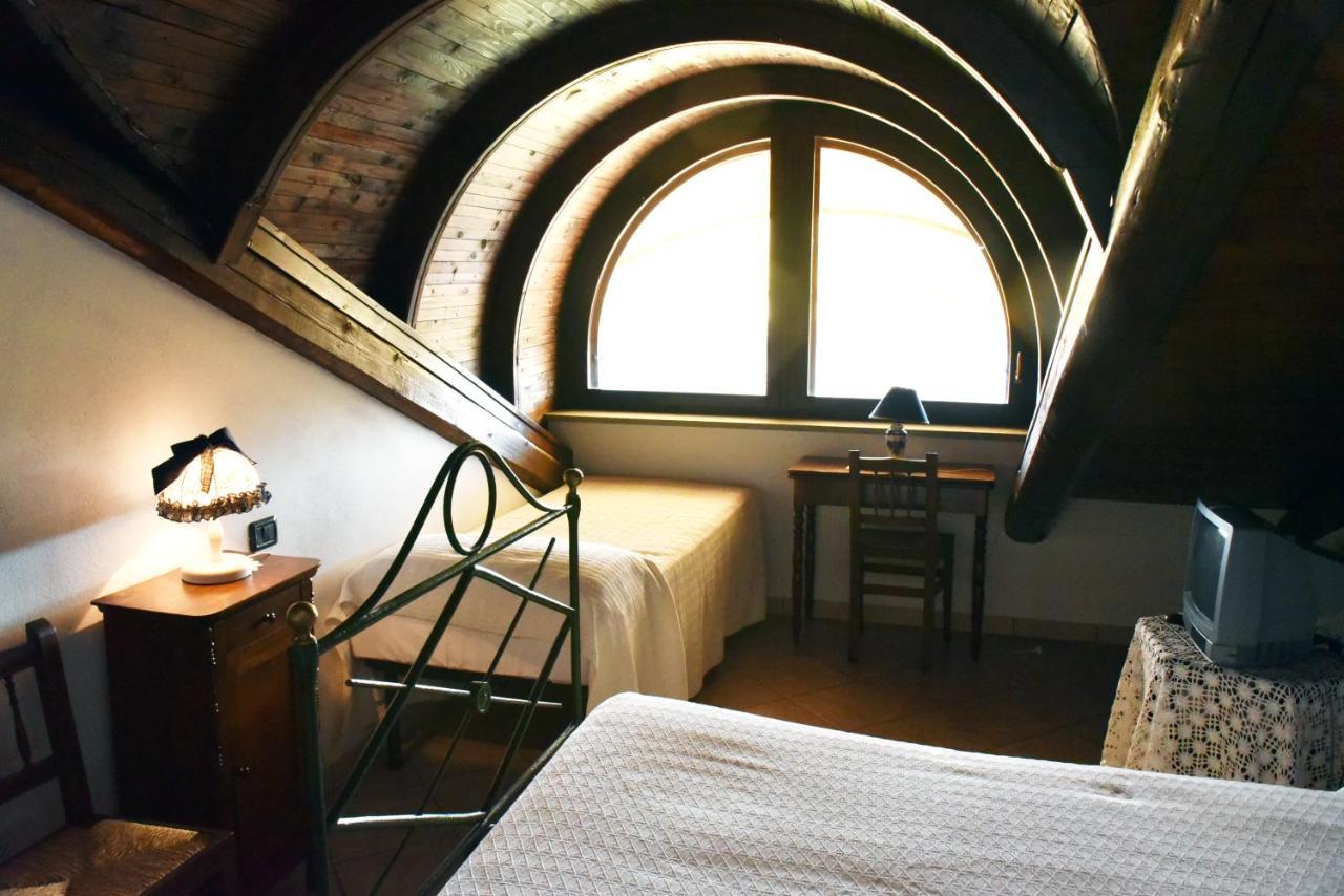 Agriturismo La Ca 'D Majin Poirino Buitenkant foto