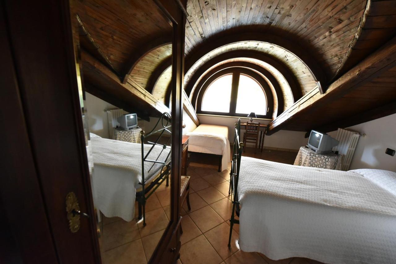 Agriturismo La Ca 'D Majin Poirino Buitenkant foto