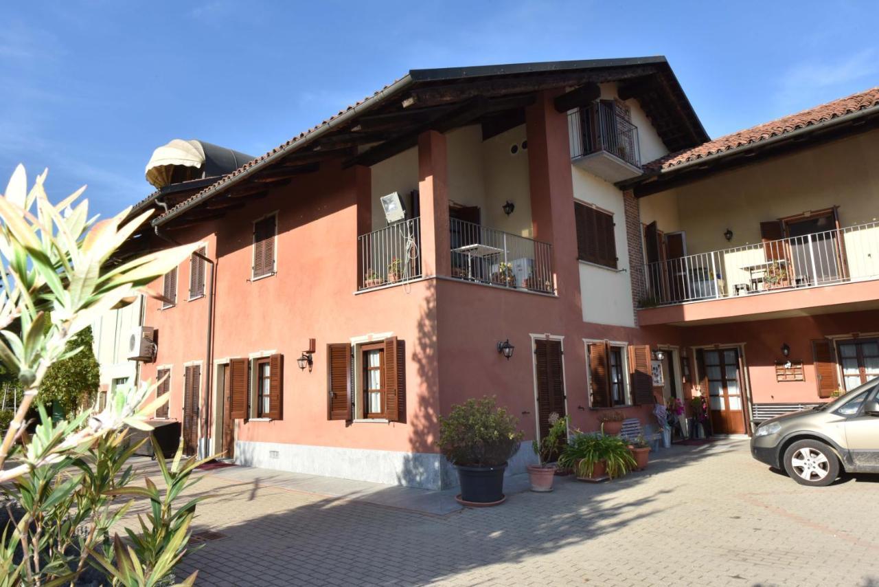 Agriturismo La Ca 'D Majin Poirino Buitenkant foto